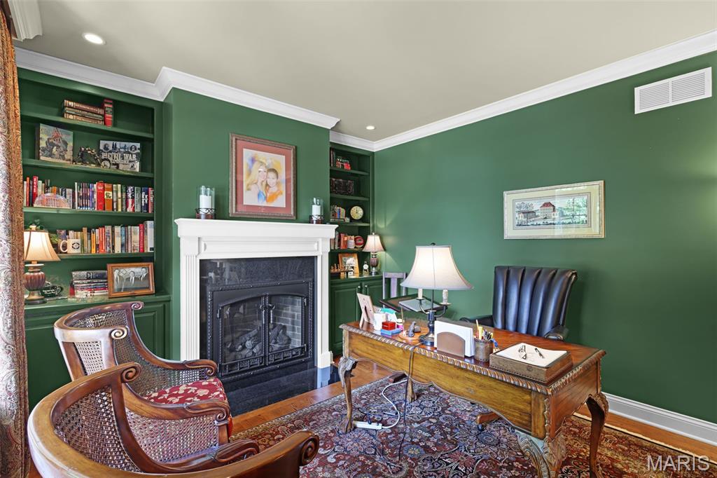 Edwardsville, Illinois, 62025, United States, 4 Bedrooms Bedrooms, ,6 BathroomsBathrooms,Residential,Active,1927653