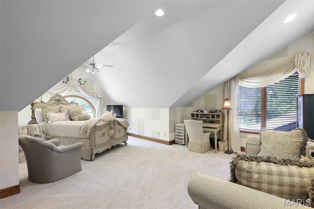 Glen Carbon, Illinois, 62034, United States, 3 Bedrooms Bedrooms, ,4 BathroomsBathrooms,Residential,Active,1960151