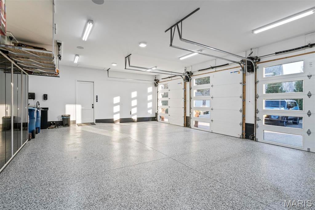 Edwardsville, Illinois, 62025, United States, 4 Bedrooms Bedrooms, ,4 BathroomsBathrooms,Residential,Active,1985874