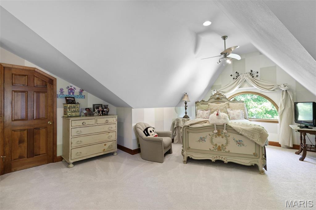 Glen Carbon, Illinois, 62034, United States, 3 Bedrooms Bedrooms, ,4 BathroomsBathrooms,Residential,Active,1960151