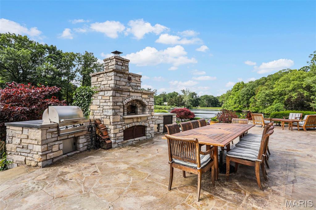 Glen Carbon, Illinois, 62034, United States, 3 Bedrooms Bedrooms, ,4 BathroomsBathrooms,Residential,Active,1960151