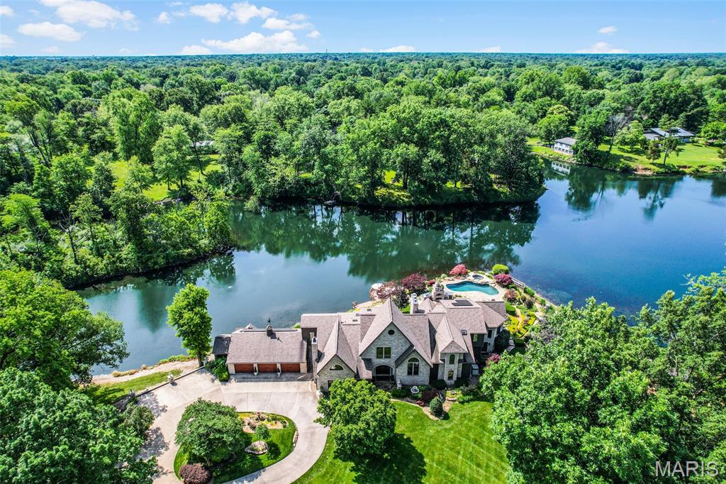 Glen Carbon, Illinois, 62034, United States, 3 Bedrooms Bedrooms, ,4 BathroomsBathrooms,Residential,Active,1960151