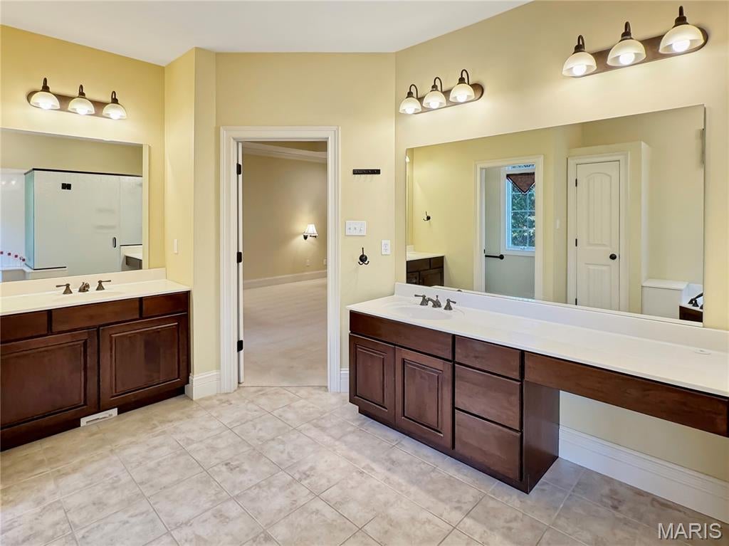 Washington, Missouri, 63090, United States, 4 Bedrooms Bedrooms, ,5 BathroomsBathrooms,Residential,Active,1922278