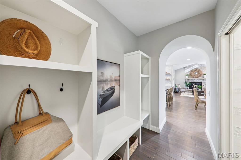 St Louis, Missouri, 63141, United States, 5 Bedrooms Bedrooms, ,5 BathroomsBathrooms,Residential,Active,1995294