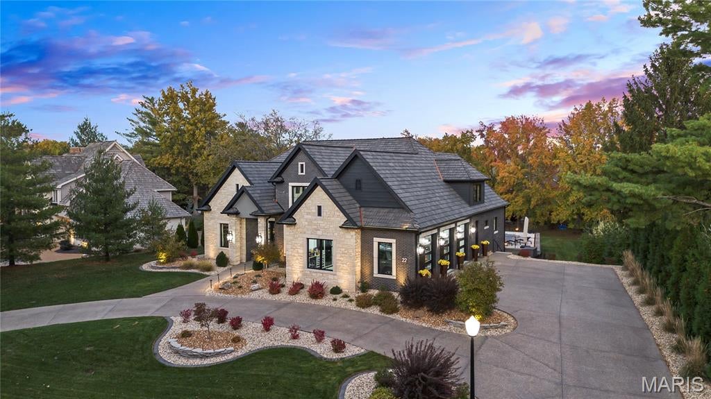 Edwardsville, Illinois, 62025, United States, 4 Bedrooms Bedrooms, ,4 BathroomsBathrooms,Residential,Active,1985874