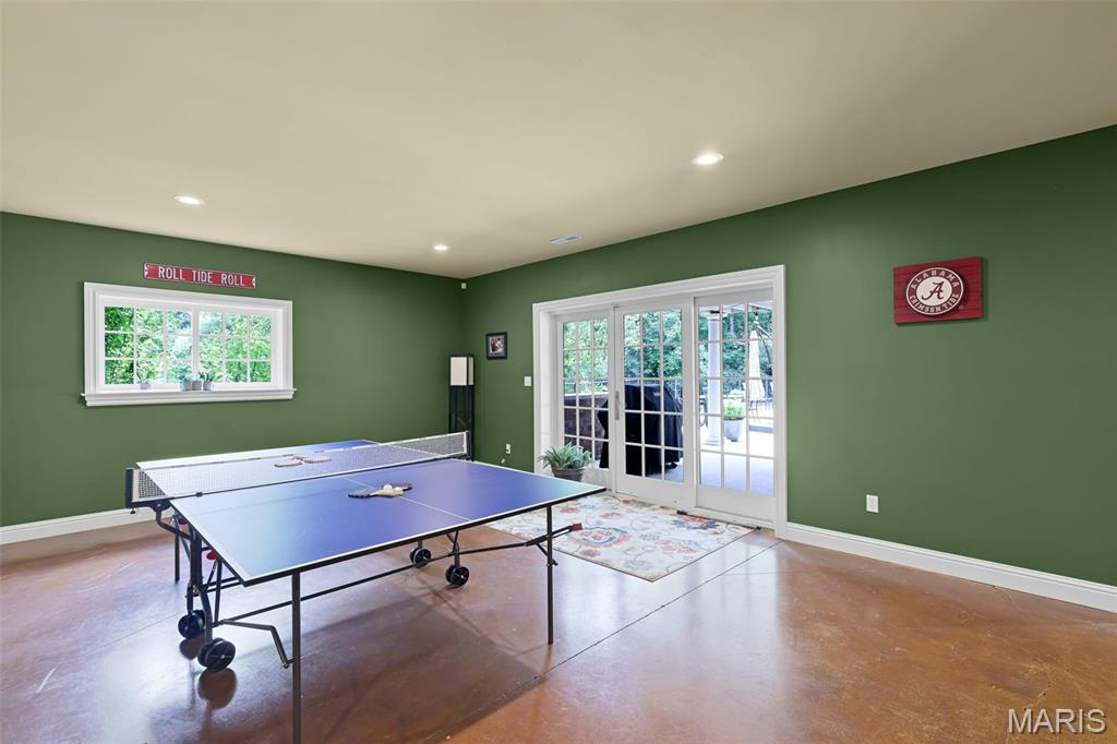 Edwardsville, Illinois, 62025, United States, 4 Bedrooms Bedrooms, ,6 BathroomsBathrooms,Residential,Active,1998604