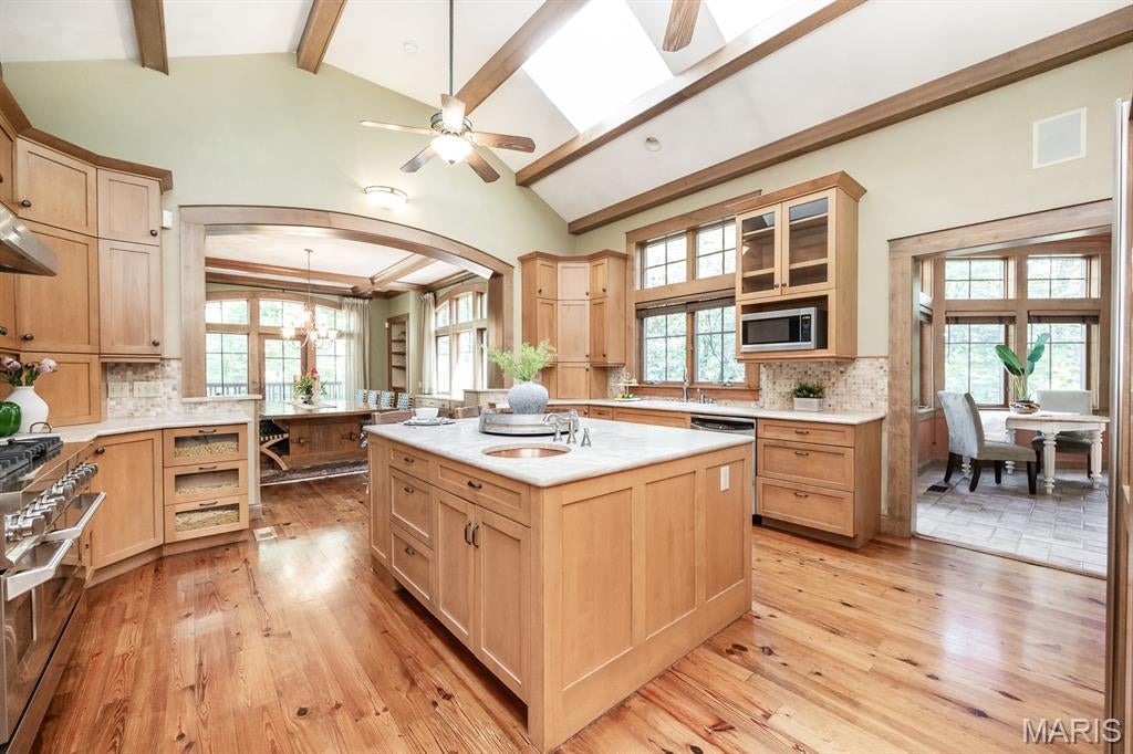 Shiloh, Illinois, 62221, United States, 6 Bedrooms Bedrooms, ,6 BathroomsBathrooms,Residential,Active,1902949