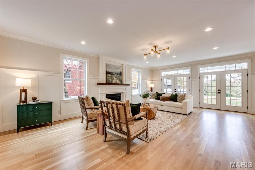 Webster Groves, Missouri, 63119, United States, 4 Bedrooms Bedrooms, ,4 BathroomsBathrooms,Residential,Active,1992552