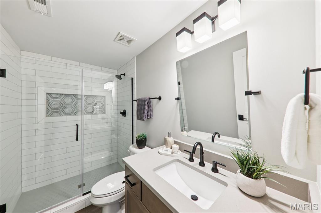 St Louis, Missouri, 63141, United States, 5 Bedrooms Bedrooms, ,5 BathroomsBathrooms,Residential,Active,1995294