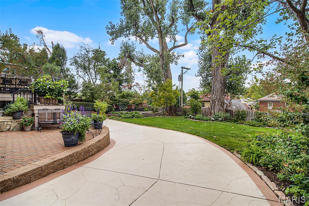 Clayton, Missouri, 63105, United States, 5 Bedrooms Bedrooms, ,5 BathroomsBathrooms,Residential,Active,1965855