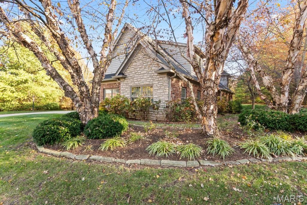 Edwardsville, Illinois, 62025, United States, 4 Bedrooms Bedrooms, ,6 BathroomsBathrooms,Residential,Active,1927653