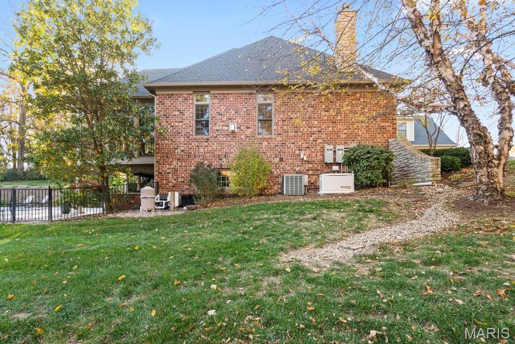 Edwardsville, Illinois, 62025, United States, 4 Bedrooms Bedrooms, ,6 BathroomsBathrooms,Residential,Active,1927653