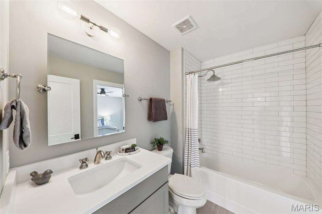 St Louis, Missouri, 63141, United States, 5 Bedrooms Bedrooms, ,5 BathroomsBathrooms,Residential,Active,1995294