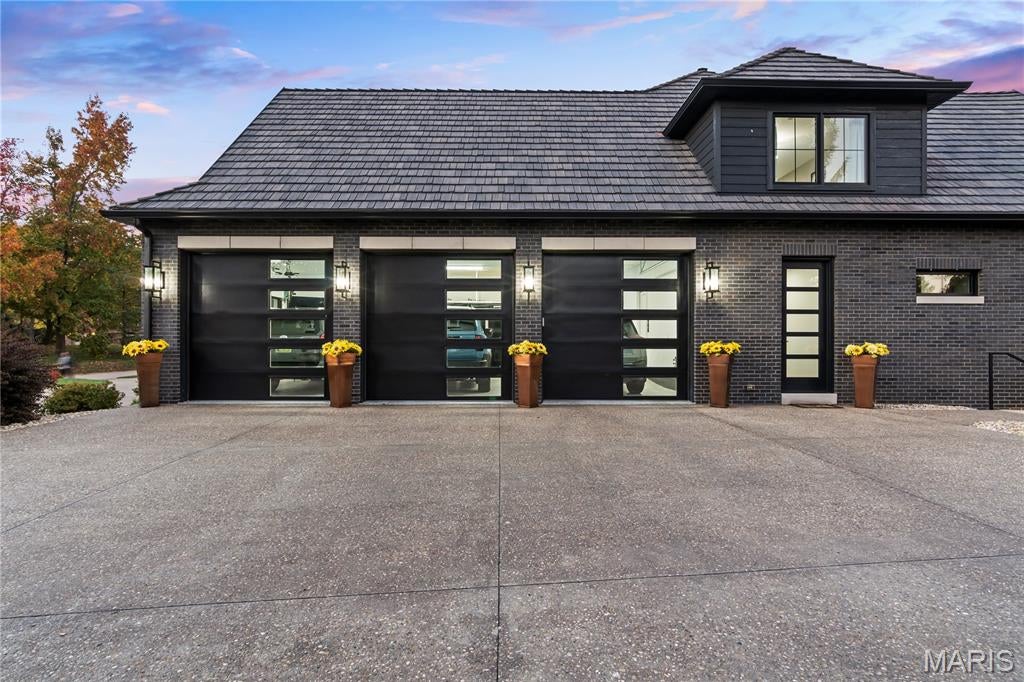 Edwardsville, Illinois, 62025, United States, 4 Bedrooms Bedrooms, ,4 BathroomsBathrooms,Residential,Active,1985874