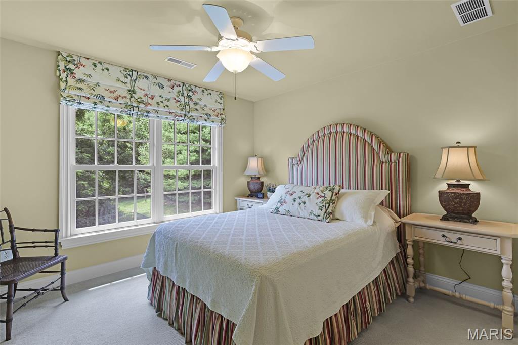 Edwardsville, Illinois, 62025, United States, 4 Bedrooms Bedrooms, ,6 BathroomsBathrooms,Residential,Active,1998604