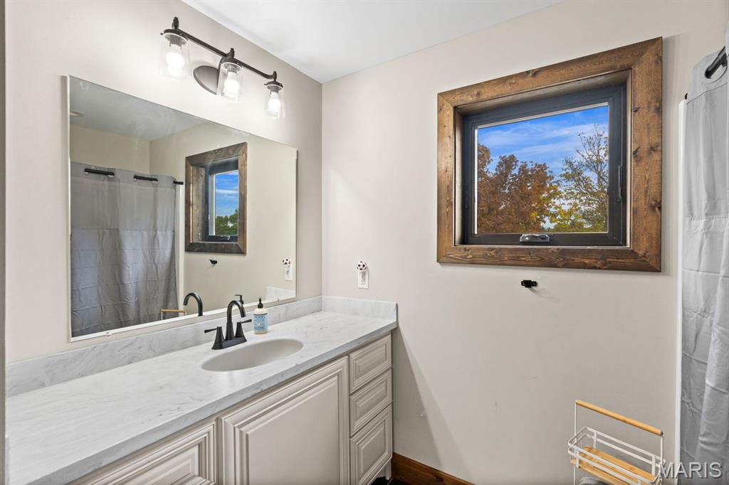 Washington, Missouri, 63090, United States, 5 Bedrooms Bedrooms, ,4 BathroomsBathrooms,Residential,Pending,2003552