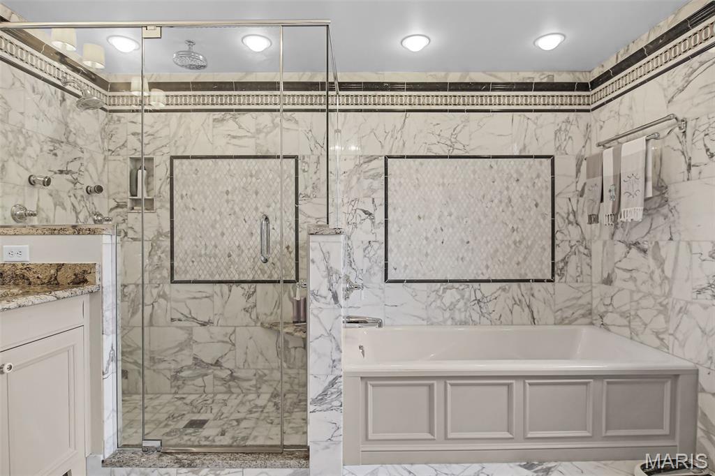 Clayton, Missouri, 63105, United States, 5 Bedrooms Bedrooms, ,5 BathroomsBathrooms,Residential,Active,1965855