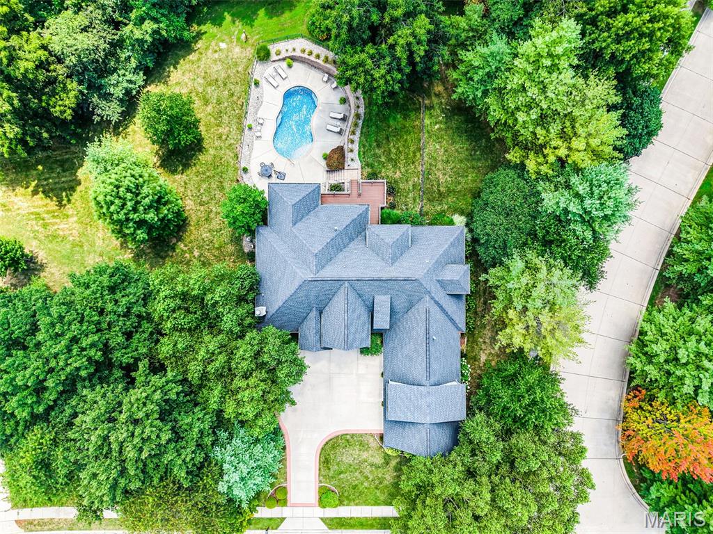 Edwardsville, Illinois, 62025, United States, 4 Bedrooms Bedrooms, ,6 BathroomsBathrooms,Residential,Active,1927653