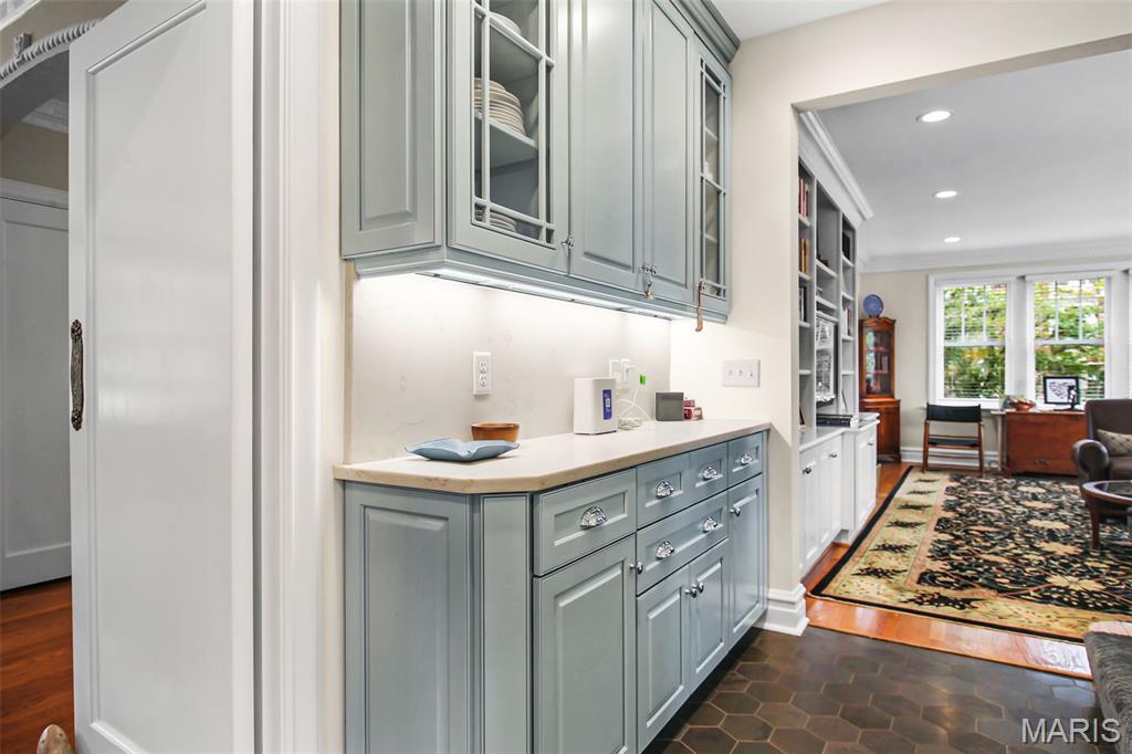 Clayton, Missouri, 63105, United States, 5 Bedrooms Bedrooms, ,5 BathroomsBathrooms,Residential,Active,1965855