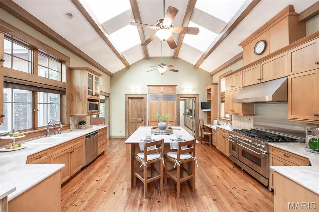 Shiloh, Illinois, 62221, United States, 6 Bedrooms Bedrooms, ,6 BathroomsBathrooms,Residential,Active,1902949