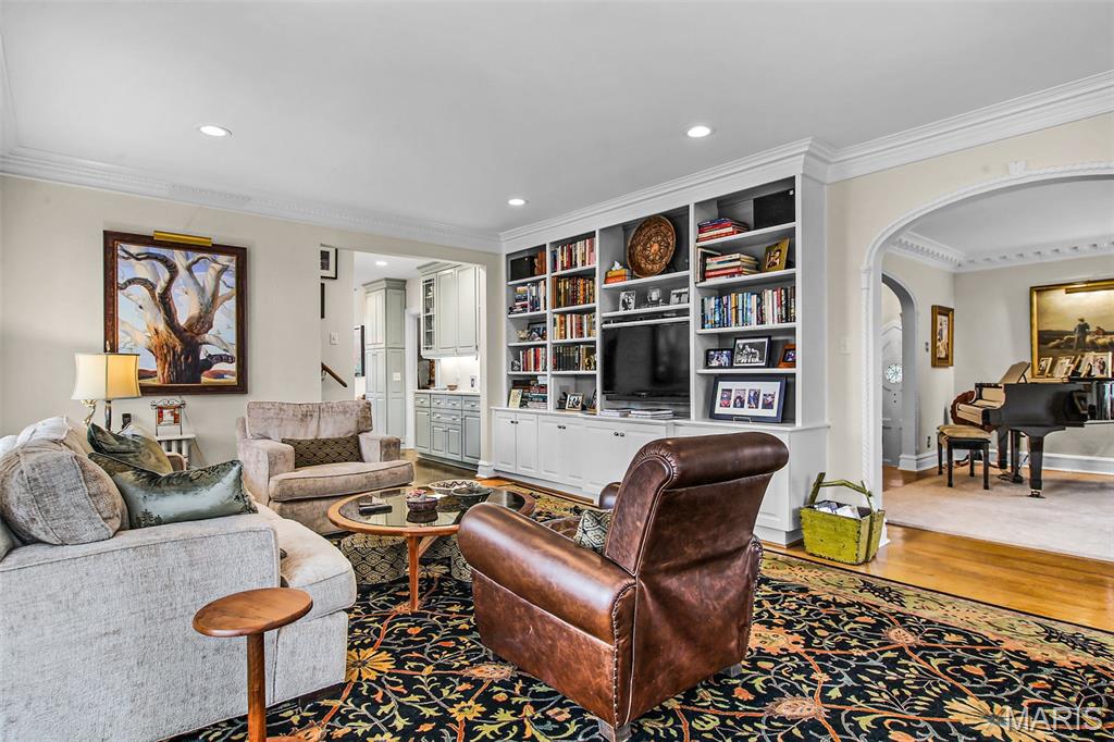 Clayton, Missouri, 63105, United States, 5 Bedrooms Bedrooms, ,5 BathroomsBathrooms,Residential,Active,1965855