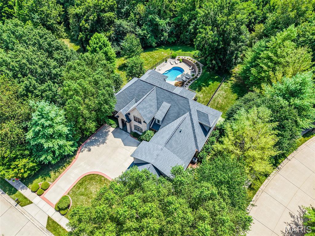 Edwardsville, Illinois, 62025, United States, 4 Bedrooms Bedrooms, ,6 BathroomsBathrooms,Residential,Active,1927653