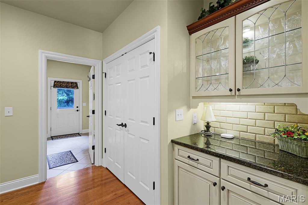 Edwardsville, Illinois, 62025, United States, 4 Bedrooms Bedrooms, ,6 BathroomsBathrooms,Residential,Active,1927653