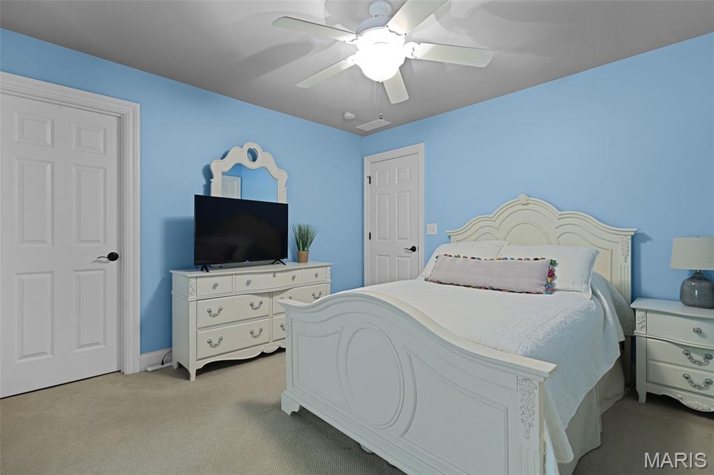 Edwardsville, Illinois, 62025, United States, 4 Bedrooms Bedrooms, ,6 BathroomsBathrooms,Residential,Active,1998604