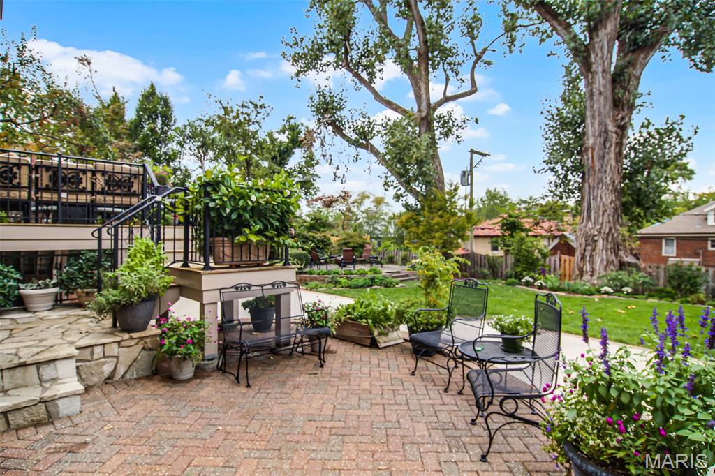 Clayton, Missouri, 63105, United States, 5 Bedrooms Bedrooms, ,5 BathroomsBathrooms,Residential,Active,1965855