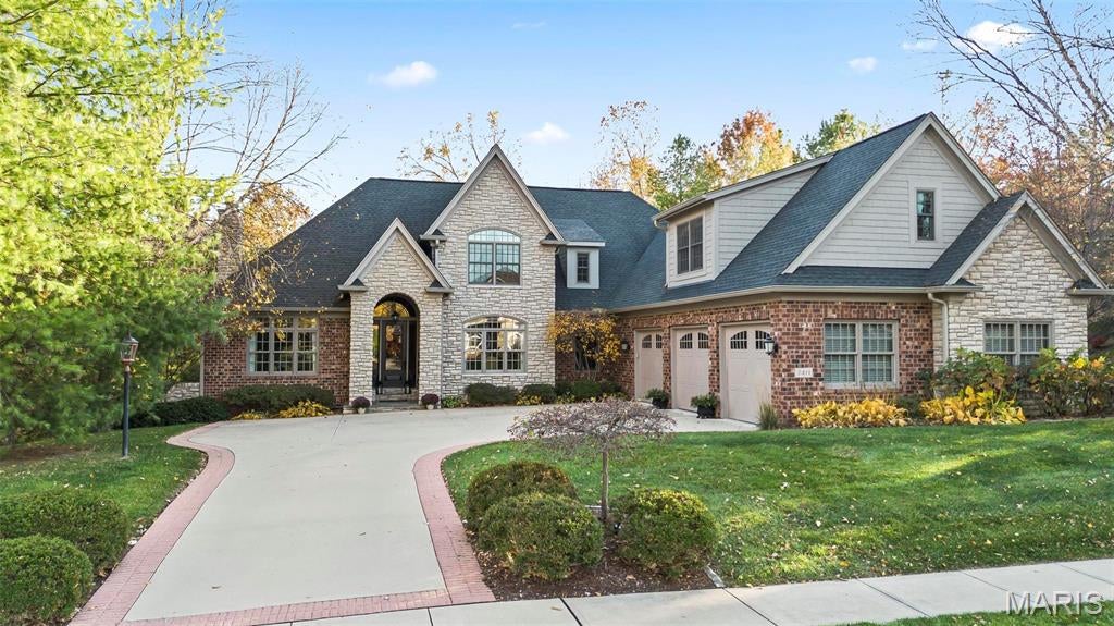 Edwardsville, Illinois, 62025, United States, 4 Bedrooms Bedrooms, ,6 BathroomsBathrooms,Residential,Active,1927653