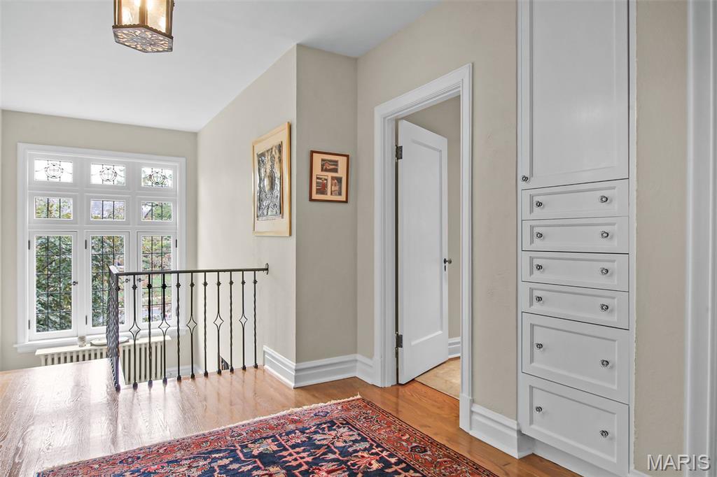 Clayton, Missouri, 63105, United States, 5 Bedrooms Bedrooms, ,5 BathroomsBathrooms,Residential,Active,1965855