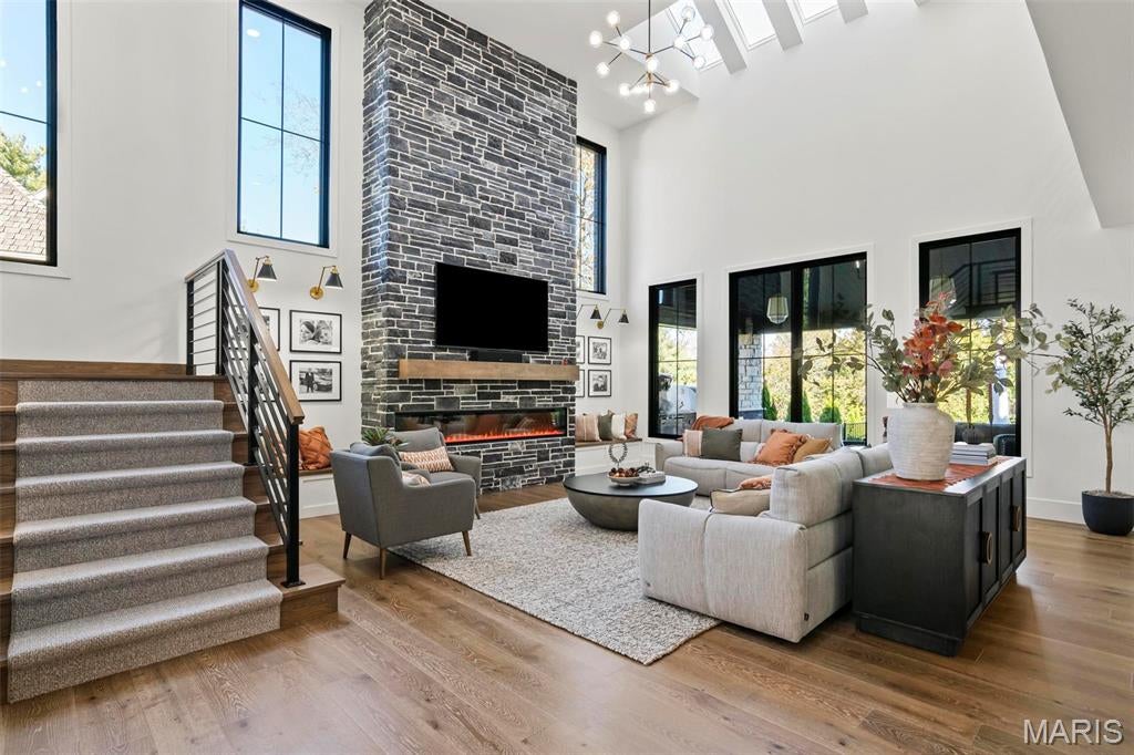 Edwardsville, Illinois, 62025, United States, 4 Bedrooms Bedrooms, ,4 BathroomsBathrooms,Residential,Active,1985874