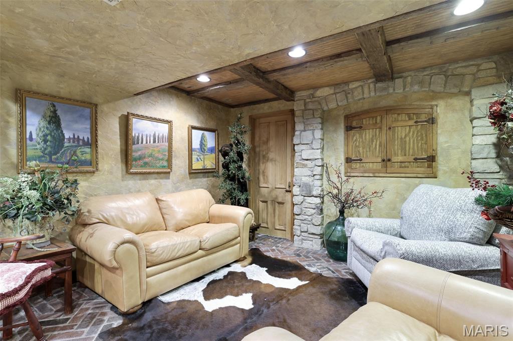 Glen Carbon, Illinois, 62034, United States, 3 Bedrooms Bedrooms, ,4 BathroomsBathrooms,Residential,Active,1960151