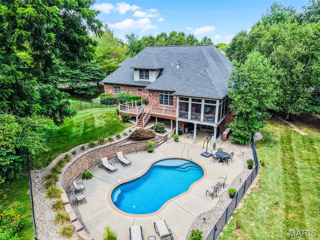 Edwardsville, Illinois, 62025, United States, 4 Bedrooms Bedrooms, ,6 BathroomsBathrooms,Residential,Active,1927653