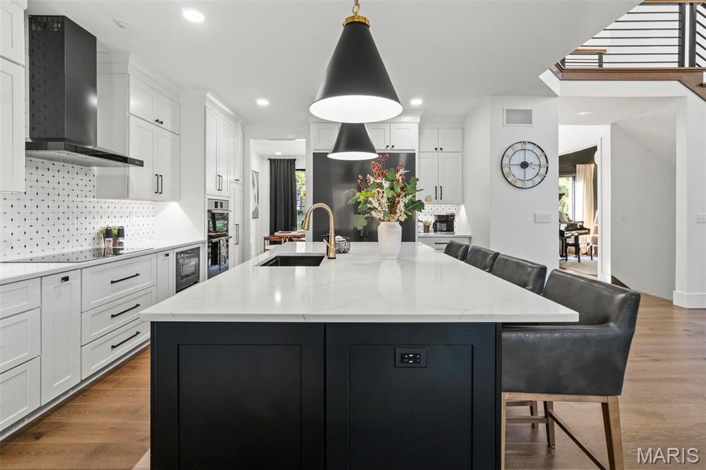 Edwardsville, Illinois, 62025, United States, 4 Bedrooms Bedrooms, ,4 BathroomsBathrooms,Residential,Active,1985874