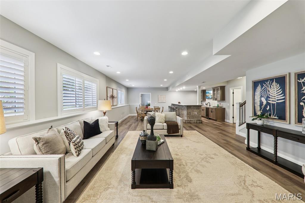 St Louis, Missouri, 63141, United States, 5 Bedrooms Bedrooms, ,5 BathroomsBathrooms,Residential,Active,1995294