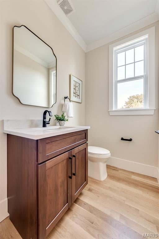 Webster Groves, Missouri, 63119, United States, 4 Bedrooms Bedrooms, ,4 BathroomsBathrooms,Residential,Active,1992552