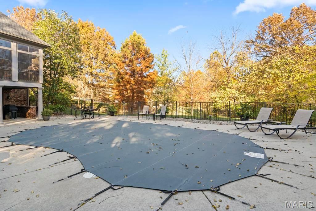 Edwardsville, Illinois, 62025, United States, 4 Bedrooms Bedrooms, ,6 BathroomsBathrooms,Residential,Active,1927653