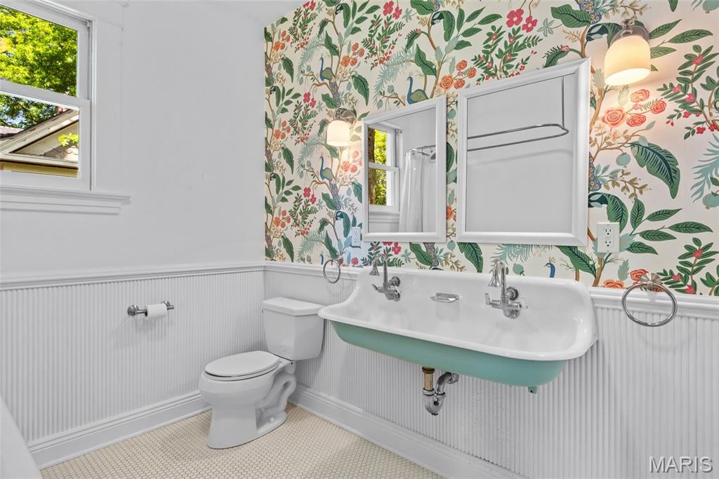 Edwardsville, Illinois, 62025, United States, 6 Bedrooms Bedrooms, ,5 BathroomsBathrooms,Residential,Active,1824912