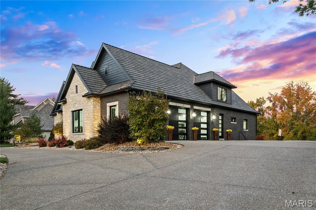 Edwardsville, Illinois, 62025, United States, 4 Bedrooms Bedrooms, ,4 BathroomsBathrooms,Residential,Active,1985874