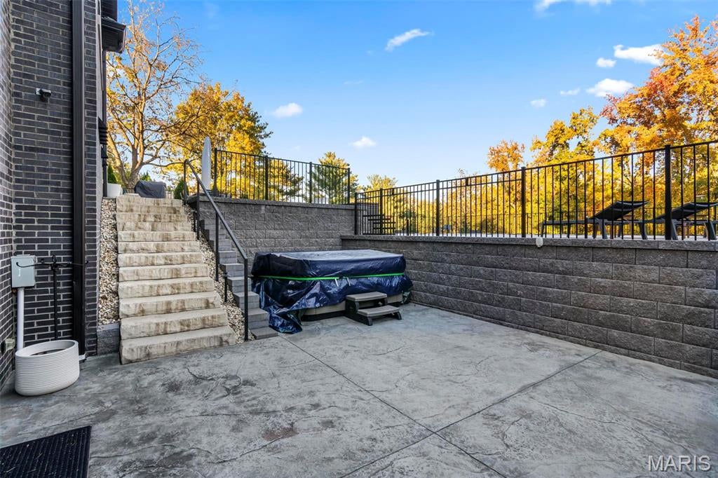 Edwardsville, Illinois, 62025, United States, 4 Bedrooms Bedrooms, ,4 BathroomsBathrooms,Residential,Active,1985874