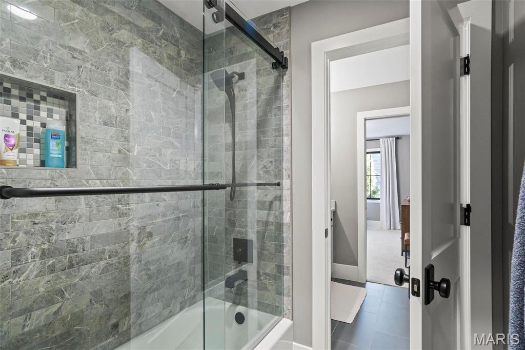 Edwardsville, Illinois, 62025, United States, 4 Bedrooms Bedrooms, ,4 BathroomsBathrooms,Residential,Active,1985874