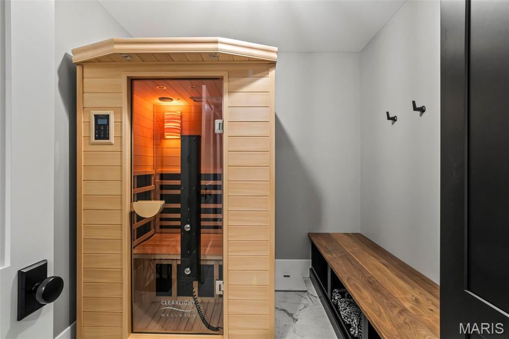 Edwardsville, Illinois, 62025, United States, 4 Bedrooms Bedrooms, ,4 BathroomsBathrooms,Residential,Active,1985874