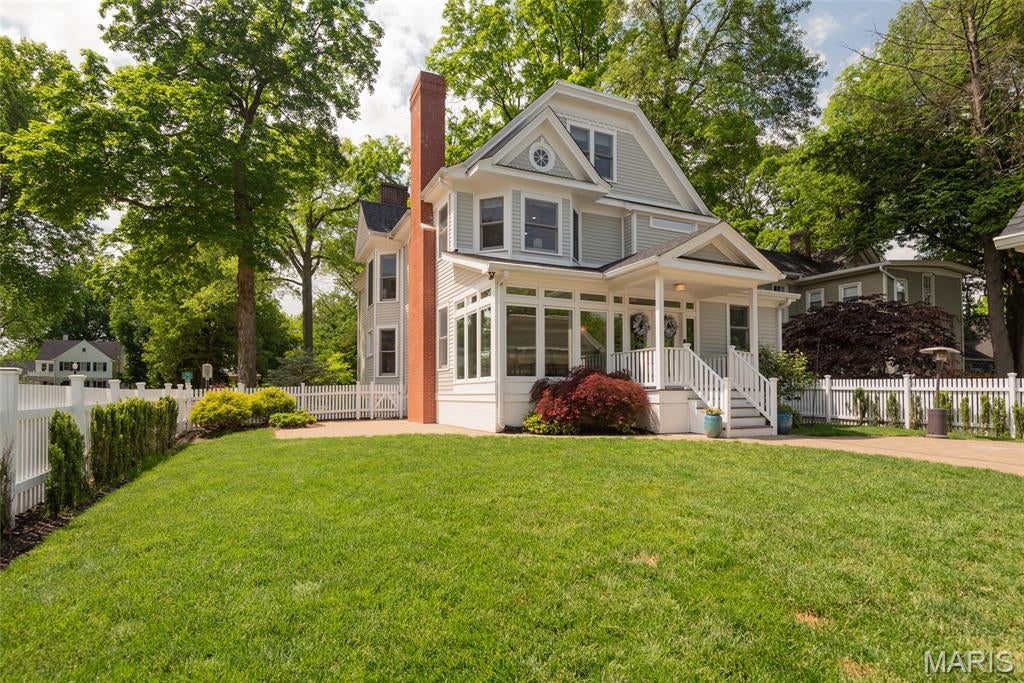 Edwardsville, Illinois, 62025, United States, 6 Bedrooms Bedrooms, ,5 BathroomsBathrooms,Residential,Active,1824912