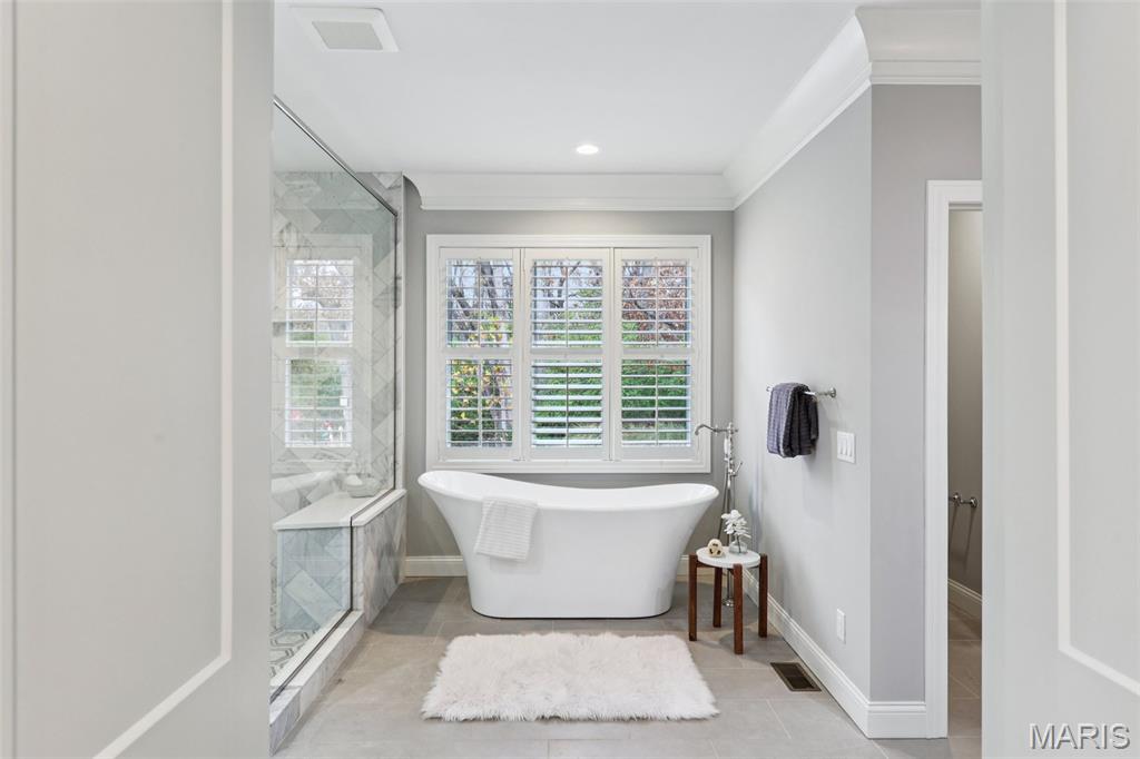 St Louis, Missouri, 63141, United States, 5 Bedrooms Bedrooms, ,5 BathroomsBathrooms,Residential,Active,1995294