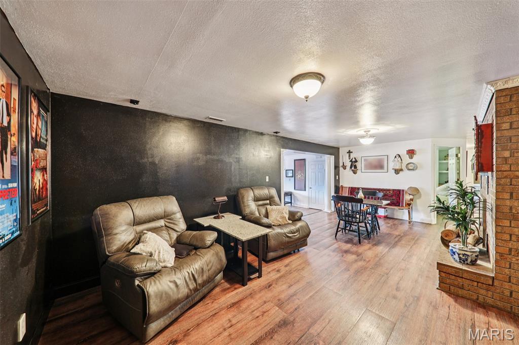 De Soto, Missouri, 63020, United States, 4 Bedrooms Bedrooms, ,4 BathroomsBathrooms,Residential,Active,2028776