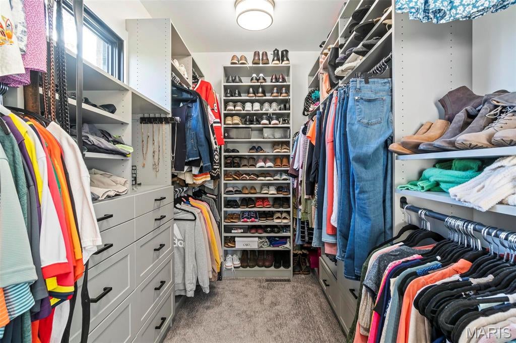 Edwardsville, Illinois, 62025, United States, 4 Bedrooms Bedrooms, ,4 BathroomsBathrooms,Residential,Active,1985874