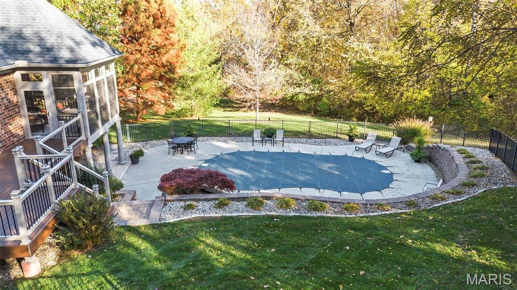 Edwardsville, Illinois, 62025, United States, 4 Bedrooms Bedrooms, ,6 BathroomsBathrooms,Residential,Active,1998604