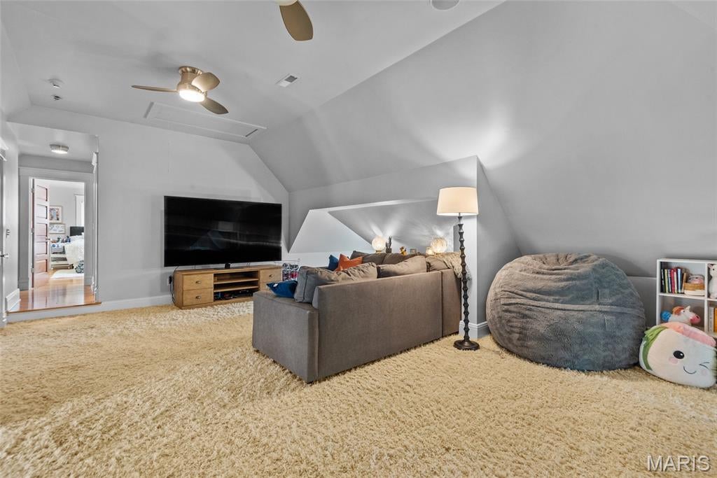 Edwardsville, Illinois, 62025, United States, 6 Bedrooms Bedrooms, ,5 BathroomsBathrooms,Residential,Active,1824912