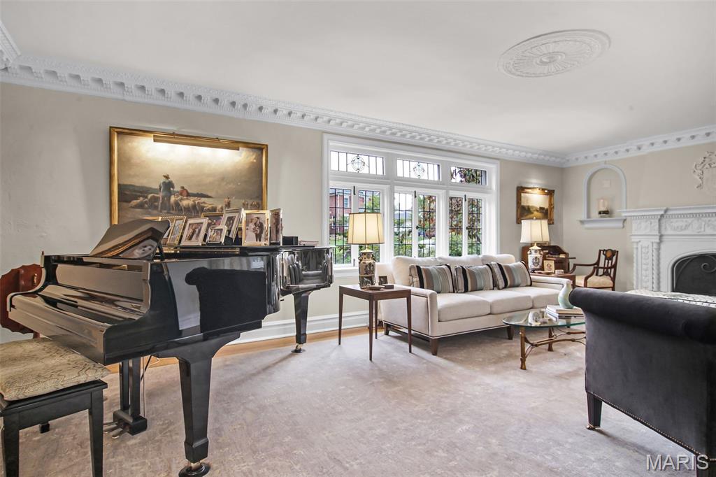 Clayton, Missouri, 63105, United States, 5 Bedrooms Bedrooms, ,5 BathroomsBathrooms,Residential,Active,1965855